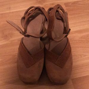 Free people clogs
